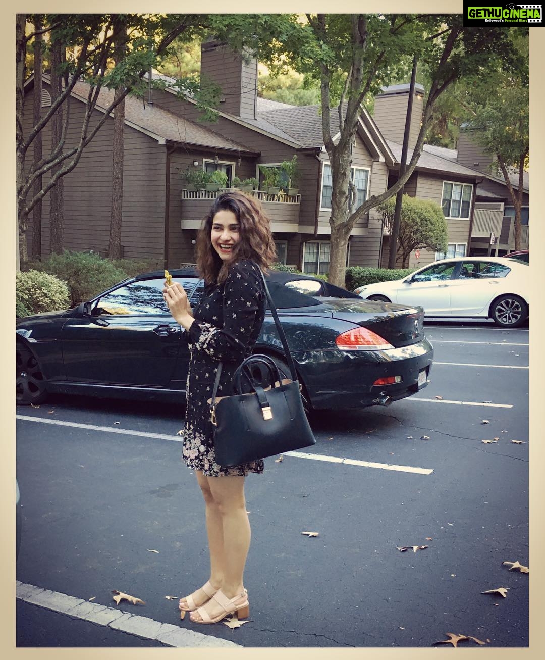 Prachi Deasi Instagram - ❤️ #bumbling #bee 🐝 #minibreak #usa