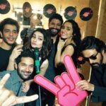 Prachi Deasi Instagram – With the coolest bunch, having the maddest time!!! #allaboutlastnight #RockOn2 #ReliveTheMagik 🤘🏻🎤🎸🎹🎉👯❤️ @faroutakhtar @purab_kohli @rampal72 @shraddhakapoor @shashanksunnyarora @bootshujaat