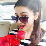 Prachi Deasi Instagram - Hmmm.. smells like #roses. Happy #Valentines day lovelies!! 🌹💝😘