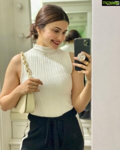 Prachi Desai Instagram - ♠️🤍♣️🦓 🖤🦓