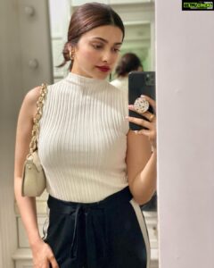 Prachi Desai Instagram - ♠️🤍♣️🦓 🖤🦓