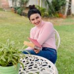 Prachi Deasi Instagram - Just casually flaunting my pretty personalised mask, by my bestie 🧚🏻‍♀️🌸🔮💜 @curiousbyjeenagupta @jeenagupta Go order yours now 💌 #mask #newnormal #outdoors #pd #curiousbyjeenagupta
