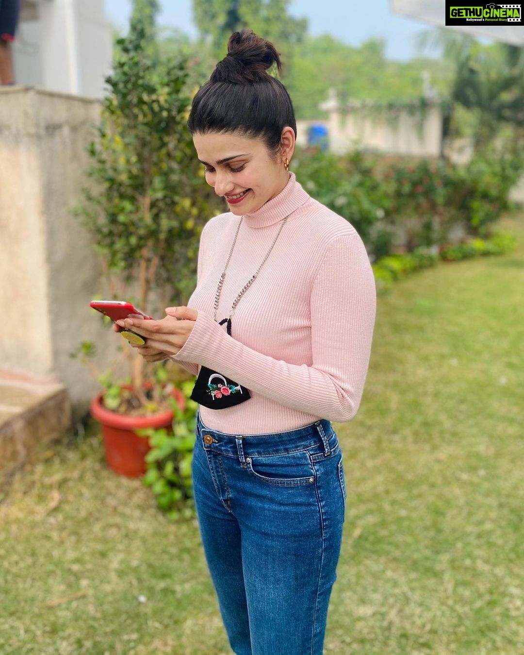 Prachi Deasi Instagram - Just casually flaunting my pretty personalised mask, by my bestie ๐ง๐ปโโ๏ธ๐ธ๐ฎ๐ @curiousbyjeenagupta @jeenagupta Go order yours now ๐ #mask #newnormal #outdoors #pd #curiousbyjeenagupta