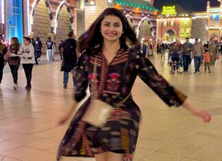 Prachi Deasi Instagram - 4 Million La Familia 📣🙌🏻 🎪🎡🎠🧚🏻‍♀️🎈❣️ Muchas Gracias Love You All !!! #THROWBACK #4 #pictures #foryou #pictureoftheday #Throwback #throwbacksunday #instagood #Famjam #instagram #familia #love #fam #grow #growtogether #gracias #sunday #sundayfunday Global Village Dubai