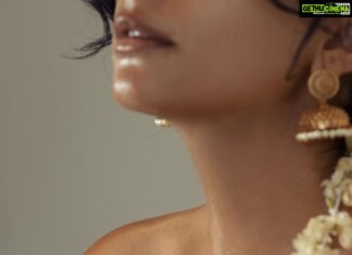 Pragathi Guruprasad Instagram - one of my fav campaigns ive worked on for @somaayurvedic Madurai Jasmine Body Oil shot by @eslee