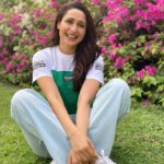 Pragya Jaiswal Instagram - Life is better with flowers and coffee 🌺☕️🥰 #GoodMorning ☀️ Make up & 📸 by @madhushreeganapathy 💓💓