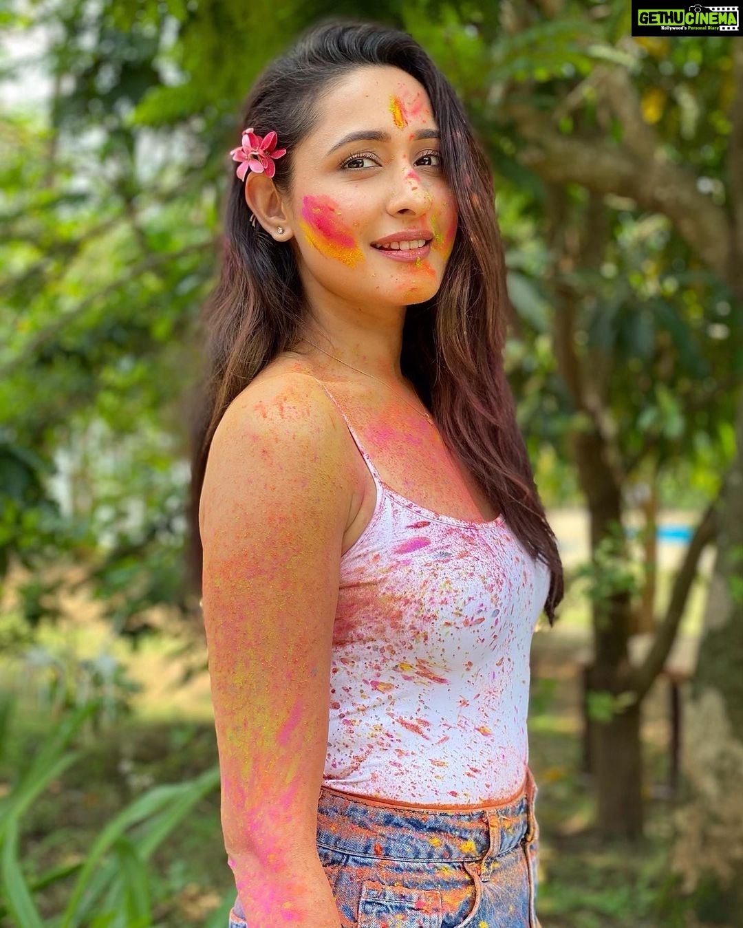 Pragya Jaiswal Instagram - Wishing everyone the happiest, most colorful and super safe HOLI ๐๐งก๐๐๐