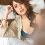 Pragya Jaiswal Instagram - All I want is sunshine and pumpkin spice latte 🤍🤍 . . . Shot by the amazing @tejasnerurkarr 🌸🌸
