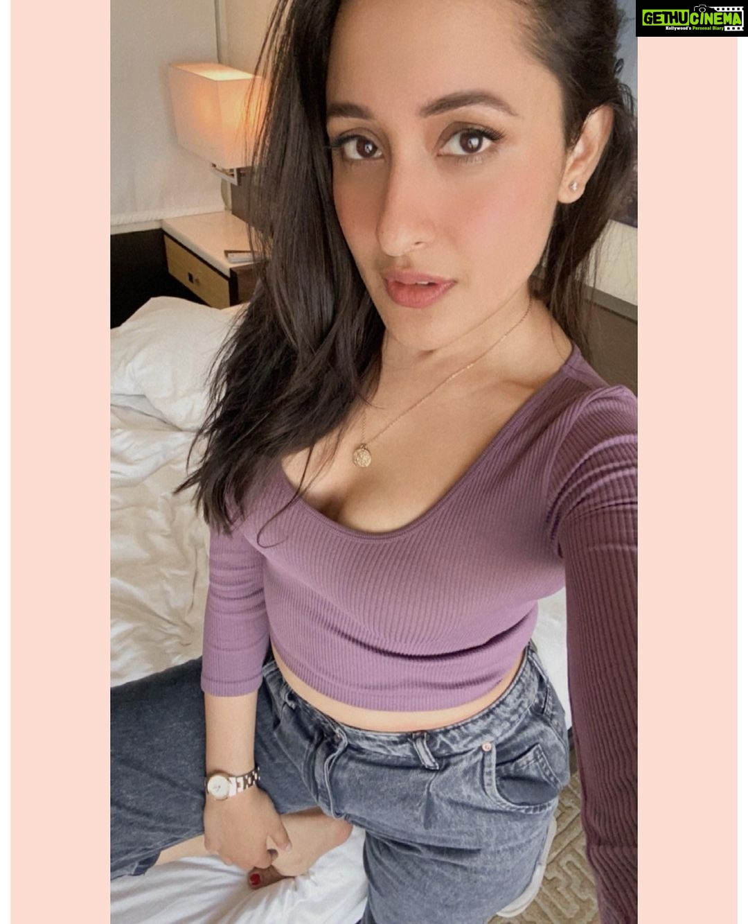 Pragya Jaiswal Instagram - NEW YEAR absolutely no need for a NEW YOU Because you are SUPER !! (Infact may be just be ‘even more’ you) 💜💜