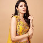 Pragya Jaiswal Instagram – Saying hello with yellow 💛💛

For the Success Meet event of #Akhanda in Vizag : 
Outfit @mrunalinirao 
Jewellery @amrapalijewels
Stylist @neeraja.kona 
Asst Stylist @manogna_gollapudi 
Make up @makeupbymadhushreeganapathy 
Hair @rajesh_chinchili 
Photographer @kalyanyasaswi