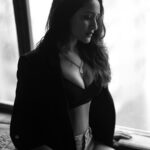 Pragya Jaiswal Instagram - 🖤🖤 #bnwmood 📸 @dieppj