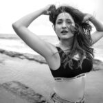 Pragya Jaiswal Instagram – Dance with the waves
Move with the sea
Be like the ocean 
Beautiful, mysterious, wild & free ! 🌊💙
#bnwmood 
📸 @dieppj