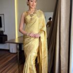 Pragya Jaiswal Instagram - Drippin in Gold ✨✨ (Quite literally 😉) This saree was actually made out of 4 carat gold 😮🤩 For the opening of @mugdhaartstudio yesterday : Saree @mugdhaartstudio @sashivangapalli Jewellery @pinakijewellers Styling @sashivangapalli Make up @makeupbymadhushreeganapathy Hair @rajesh_chinchili Assistant @mahesh_anapagaddi #ShotoniPhone13Pro