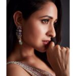 Pragya Jaiswal Instagram - Six yards of elegance ✨💕 For Unstoppable with NBK : Saree @kreshabajajofficial Jewlry @akoyajewels Stylist @neeraja.kona Asst Stylist @manogna_gollapudi Make up @makeupbymadhushreeganapathy Hair @rajesh_chinchili Photographer @venurasuri