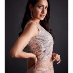 Pragya Jaiswal Instagram – Sparkle gotta be my fav accessory ✨💕

For Unstoppable with NBK : 
Saree @kreshabajajofficial
Jewlry @akoyajewels
Stylist @neeraja.kona 
Asst Stylist @manogna_gollapudi 
Make up @makeupbymadhushreeganapathy 
Hair @rajesh_chinchili 
Photographer @venurasuri