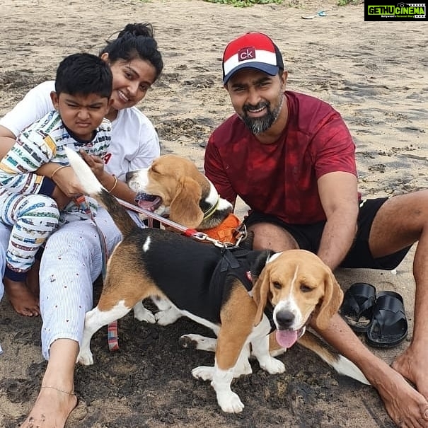 Prasanna Instagram - At the beach #familytime #beachdays #beachdogs #weekendfun #happytales Chennai, India