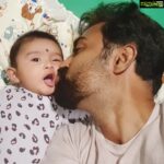 Prasanna Instagram - தோளுல தவழுற தாயே, என் தேனு முட்டாயே! மார்கழி மாசத்து மழையே, என் சிரிக்கும் மத்தாப்பே! வீட்டுல வளருற நிலவே, என் செல்ல பொன்வண்டே! வெல்ல கட்டி முத்தமே, என் உசுரு மொத்தமே! சாமியே செஞ்ச தவமே!மகளே! நீ வாழு நூறு யுகமே❤❤ #HappyBirthdayAadyanthaa #Aadyanthaa Chennai, India