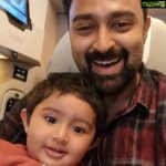 Prasanna Instagram - தோளுல தவழுற தாயே, என் தேனு முட்டாயே! மார்கழி மாசத்து மழையே, என் சிரிக்கும் மத்தாப்பே! வீட்டுல வளருற நிலவே, என் செல்ல பொன்வண்டே! வெல்ல கட்டி முத்தமே, என் உசுரு மொத்தமே! சாமியே செஞ்ச தவமே!மகளே! நீ வாழு நூறு யுகமே❤❤ #HappyBirthdayAadyanthaa #Aadyanthaa Chennai, India