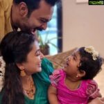 Prasanna Instagram - தோளுல தவழுற தாயே, என் தேனு முட்டாயே! மார்கழி மாசத்து மழையே, என் சிரிக்கும் மத்தாப்பே! வீட்டுல வளருற நிலவே, என் செல்ல பொன்வண்டே! வெல்ல கட்டி முத்தமே, என் உசுரு மொத்தமே! சாமியே செஞ்ச தவமே!மகளே! நீ வாழு நூறு யுகமே❤❤ #HappyBirthdayAadyanthaa #Aadyanthaa Chennai, India