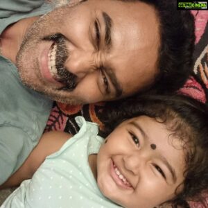Prasanna Instagram - தோளுல தவழுற தாயே,
என் தேனு முட்டாயே! 
மார்கழி மாசத்து மழையே,
என் சிரிக்கும் மத்தாப்பே!
வீட்டுல வளருற நிலவே, 
என் செல்ல பொன்வண்டே! 
வெல்ல கட்டி முத்தமே,
என் உசுரு மொத்தமே!
சாமியே செஞ்ச தவமே!மகளே! 
நீ வாழு நூறு யுகமே❤❤
#HappyBirthdayAadyanthaa
#Aadyanthaa