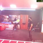 Prasanna Instagram - That's how ur HIIT goes when u have a good company! #Mano&Kani in the gym between a serious investigation with a good friend @munnasimon #Thupparivaalan2 #actorslife🎬 #gymjunkie #hiitmax #actorvishal Snap Fitness Bristol - Filton