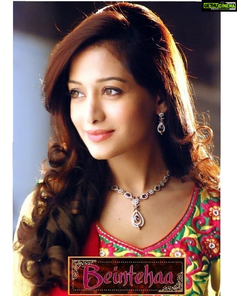 Preetika Rao Instagram - 😊 Good news for Indonesian fans of my show Beintehaa... Now you can watch this show dubbed in Indonesian on the YouTube channel named NONTON YOO! You don't have to wait for a re-telecast to watch your Zain and Aaliya.. Indonesia!! 😉 Happy Watching! ❤ Link also added in my Bio. #beintehaa #benimsin #indiantelevision #indonesia #indianactor #aaliyazainabdullah #zaya #harshadarora @spectrumfilmindonesia @ranirajesh @harshadaroraoficial