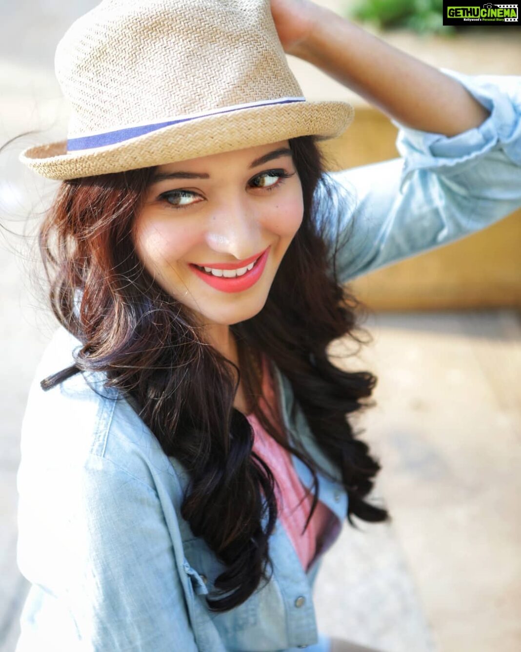 Preetika Rao Instagram - Picture Courtesy : Nivea Coloron Shoot : Dear People! I had super fun this #Holi with Dry Colors. I saved water like I Always Do! I have a big question to all of you ... How Many of you SAVE WATER CONSCIOUSLY Each Time you OPEN the Tap ??? Water is Precious and Not everyone is blessed to find water freely in their taps each time they need it ! #savewater #beconscious #savetheworld @un_water #worldwaterweek #bethechange Nivea India
