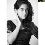 Preetika Rao Instagram - Goin BLACK N WHITE ... 🎬 🎞 .... .... .... Photography : @prashantsamtani Outfit : @urbanic_official Styling : @rahulgoeldesigns .... .... .... #actor #preetikarao #blacknwhitechallenge #fashion #hair #makeup #photography #prashantsamptani #mumbai #actorslife ᴍᴜᴍʙᴀɪ