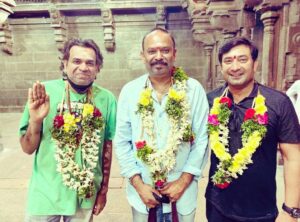 Premgi Amaren Instagram - Blessings to all from Rameswaram 🙏💛❤️💙 @venkat_prabhu @aravindaakash