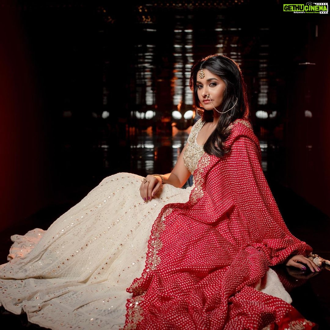 Priya Bhavani Shankar Instagram - Styling - @anushaa13 Assistant stylist - @_ilakzz_ Blouse & dupatta - @weaveinindia Skirt - @gegonian Makeup - @salomirdiamond Hair - @puii_c_ammy Photographer - @kiransaphotography Location - @designhotelchennai