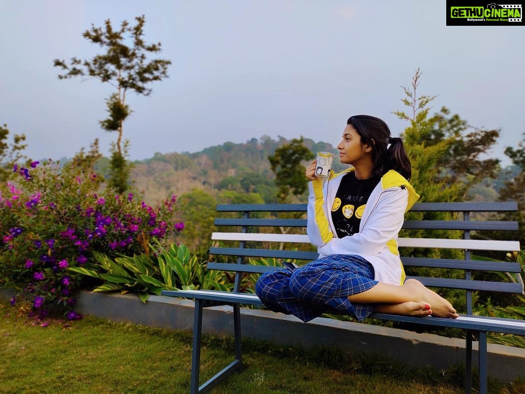 Priya Bhavani Shankar Instagram - Fun trip happily done π€ until next time guys @kavyavijay25 @navinr89 @rajvel.rs ππΌ and @touronholidays as always thank you for putting up with us last minute and for co-Ordinating for us. Cheeers to moreππΌ