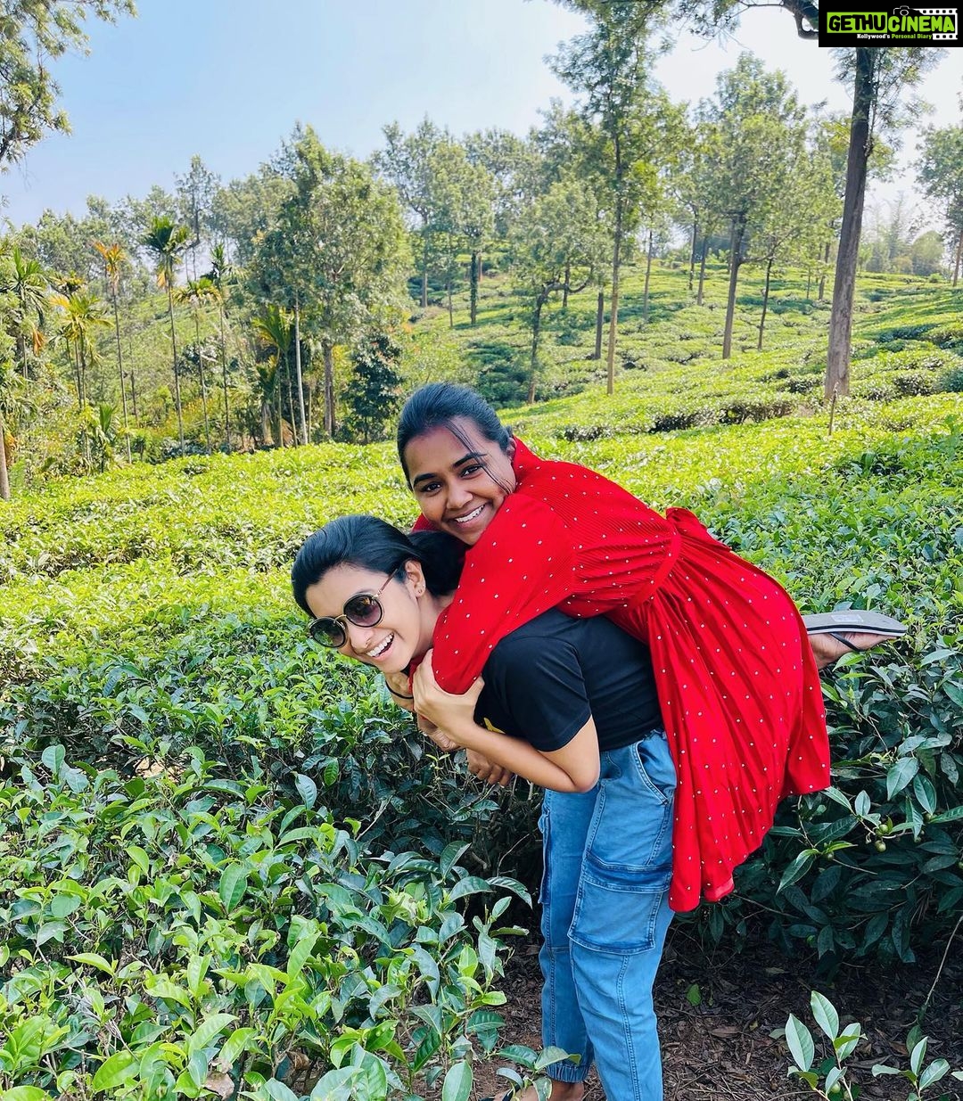 Priya Bhavani Shankar Instagram - இப்போ நாம எங்க போறோம்? காடு மலை மேகம்🤗 @kavyavijay25 Wayanad, India