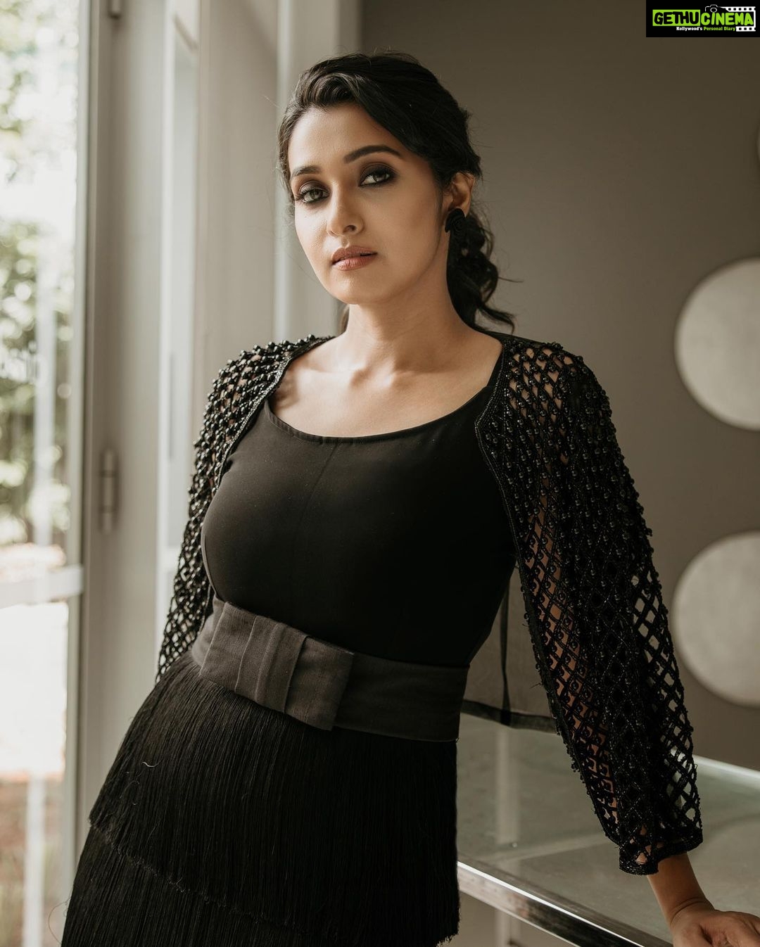 Priya Bhavani Shankar Instagram - Heyy you! Designed and styled by @ashwin.thiyagarajan PC @aarontheobed HMU @salomirdiamond