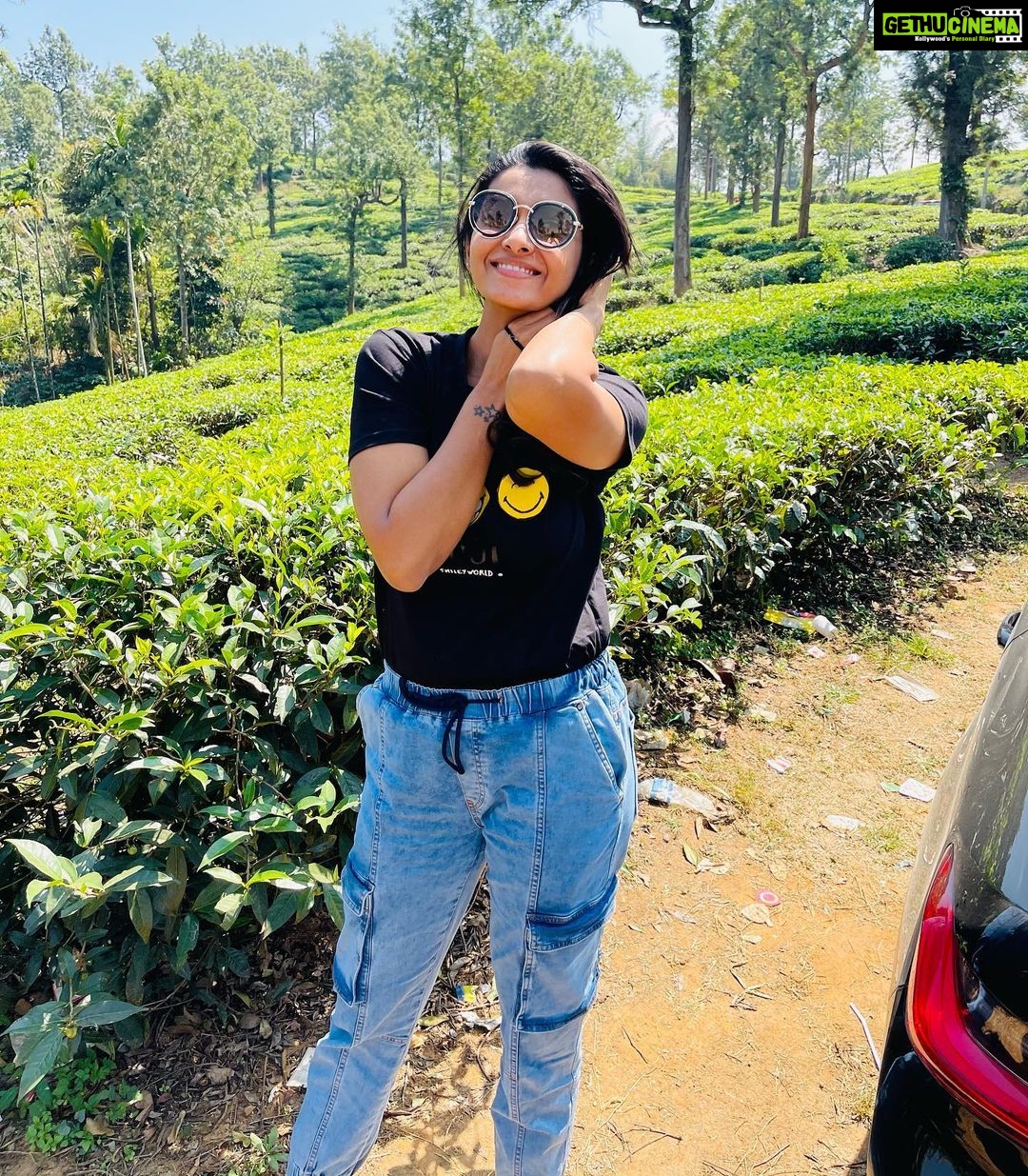 Priya Bhavani Shankar Instagram - இப்போ நாம எங்க போறோம்? காடு மலை மேகம்🤗 @kavyavijay25 Wayanad, India