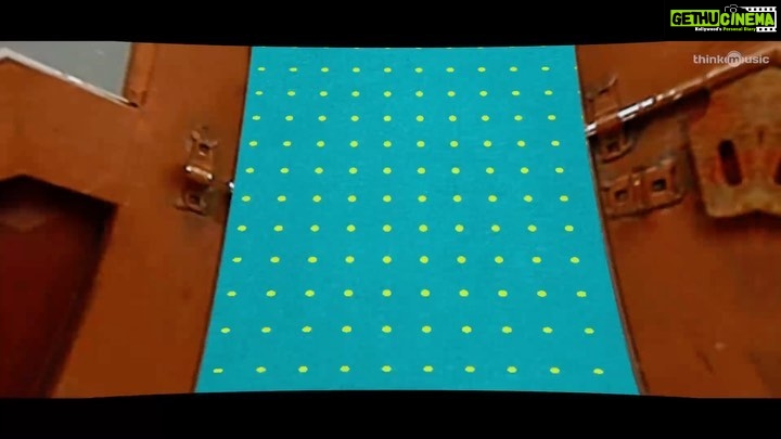 Priya Bhavani Shankar Instagram - We made this with lots of love and here is the first glimpse of us! Meet Karthik❤️Shruti - An epic (mis)match! 👨🍳👩💻 Motion poster link in bio 😊 #OhManapenne @iamharishkalyan @the_sundar_kaarthikk @krishnanvasant @composer_vishal @krips_pk @artsadhish @anushaa13 @madhav_media @thespcinemas @ThirdEye_Entertainment @thinkmusicofficial @donechannel1 @gobeatroute
