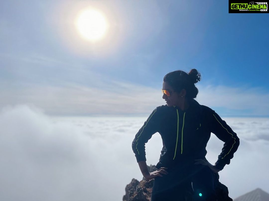 Priya Bhavani Shankar Instagram - Forever the girl who gets excited to see the colourful sky and who hikes to sit above the clouds😊 happy ‘birthday’ beginnings to me☺️ Mullayanagiri Peak, Chikkamagalur