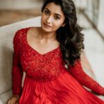 Priya Bhavani Shankar Instagram - Because it’s @ashwin.thiyagarajan ❤️ Spreading colours and smile on the last week of this year! HMU @salomirdiamond PC @aarontheobed