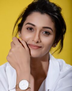 Priya Bhavani Shankar Instagram - No no.. noo 🤫 ‘Don’t show those teeth for a while’ series 😌
Styled by @anushaa13 
HMU @viji_sharath 
PC @kiransaphotography