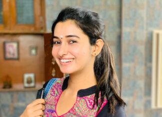 Priya Bhavani Shankar Instagram - ## Me getting ready to go out! @rajvel.rs mother be like 😱 ennada shorts enga? salwar potruka! Seri va oru photo eduthu ellarukum anupuvom 🙄 ## and clicks this picture and sends to the family group. ‘Idellam oru adhisaya seyal aiduchae’ moment🙇🏻‍♀️