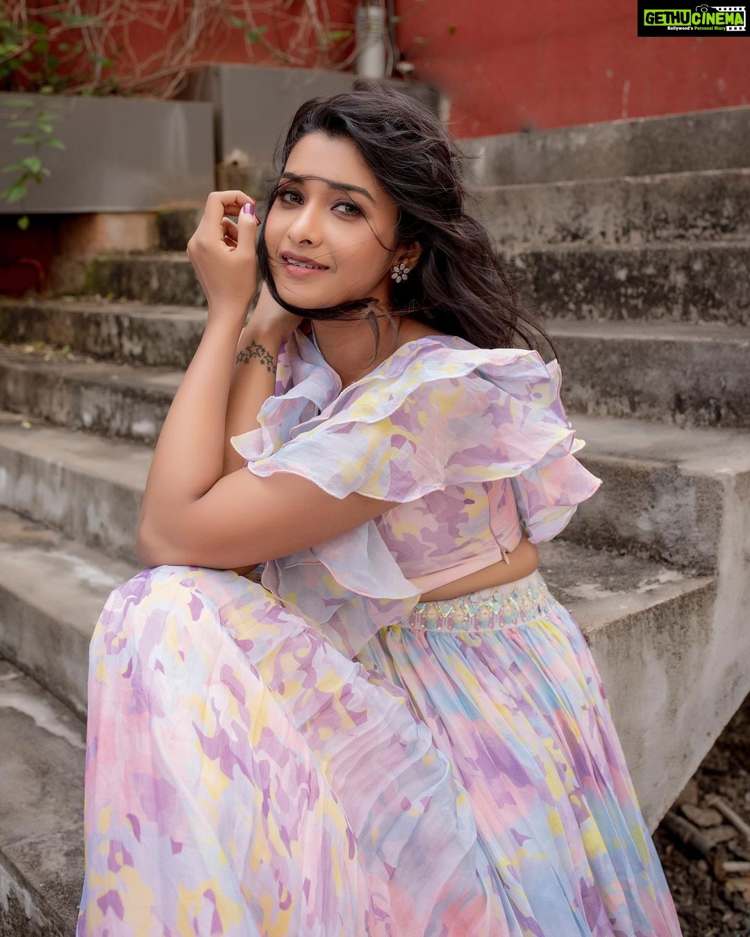 Priya Bhavani Shankar Instagram - 💃🏻 Stylist - @gegonian by @anushaa13 Assistant stylist - @_ilakzz_ Outfit - @bandananarulaofficial Accessories - @rimliboutique Makeup - @salomirdiamond Hairstylist - @pui_c_ammy Photographer - @kiransaphotography Location - @designhotelchennai