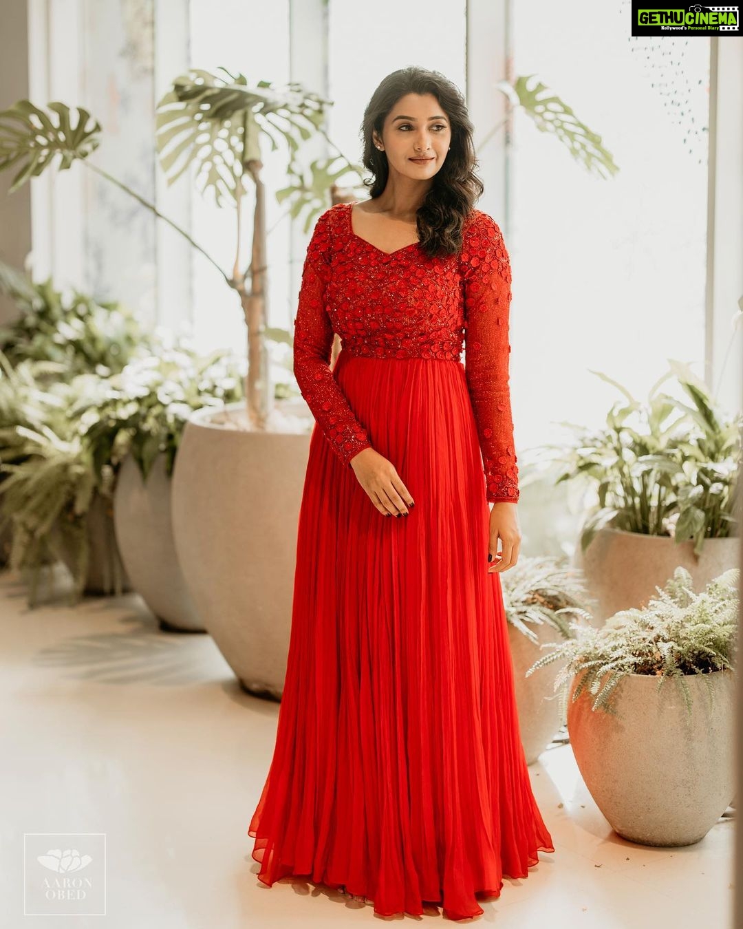Priya Bhavani Shankar Instagram - Because it’s @ashwin.thiyagarajan ❤️ Spreading colours and smile on the last week of this year! HMU @salomirdiamond PC @aarontheobed