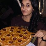 Priya Bhavani Shankar Instagram - Midweek night in sequence 1) deciding with guilt 😌 2) waiting 😶 3) how calories look like 🤩 4) how calories taste like 😋 5) once In a while it’s ok ☺️