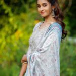 Priya Bhavani Shankar Instagram - நீங்காத புன்னகை ஒன்று! 😊 Outfit: @thenehstore Jewellery: @merojewellery Styled by: @nikhitaniranjan PC: @arunprasath_photography