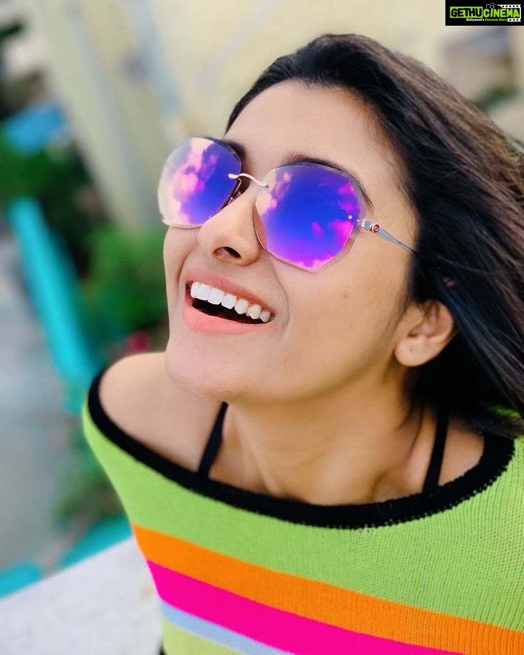 Priya Bhavani Shankar Instagram - With a little bit of hood and a lot universe in me ☺️🙌🏼