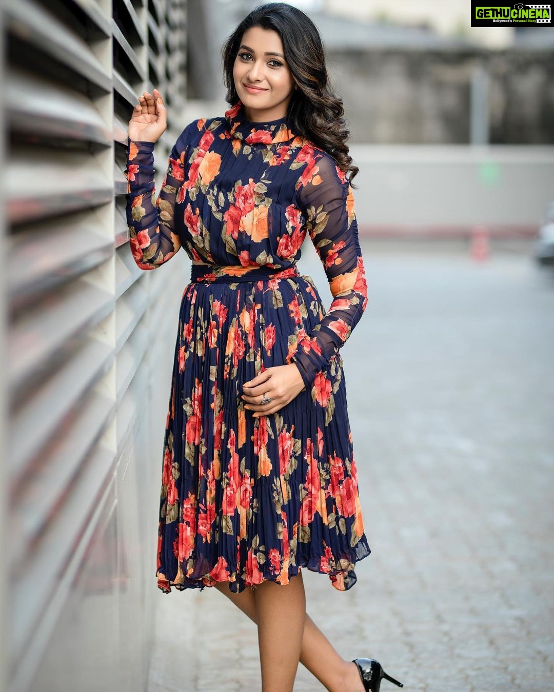 Priya Bhavani Shankar Instagram - Goals, Glow and Grind😇 wearing @ashwin.thiyagarajan ❤️ HMU @arupre_makeup_artist PC @kiransaphotography 🤗 #mafia #mafiapromotions #mafiafromfeb21