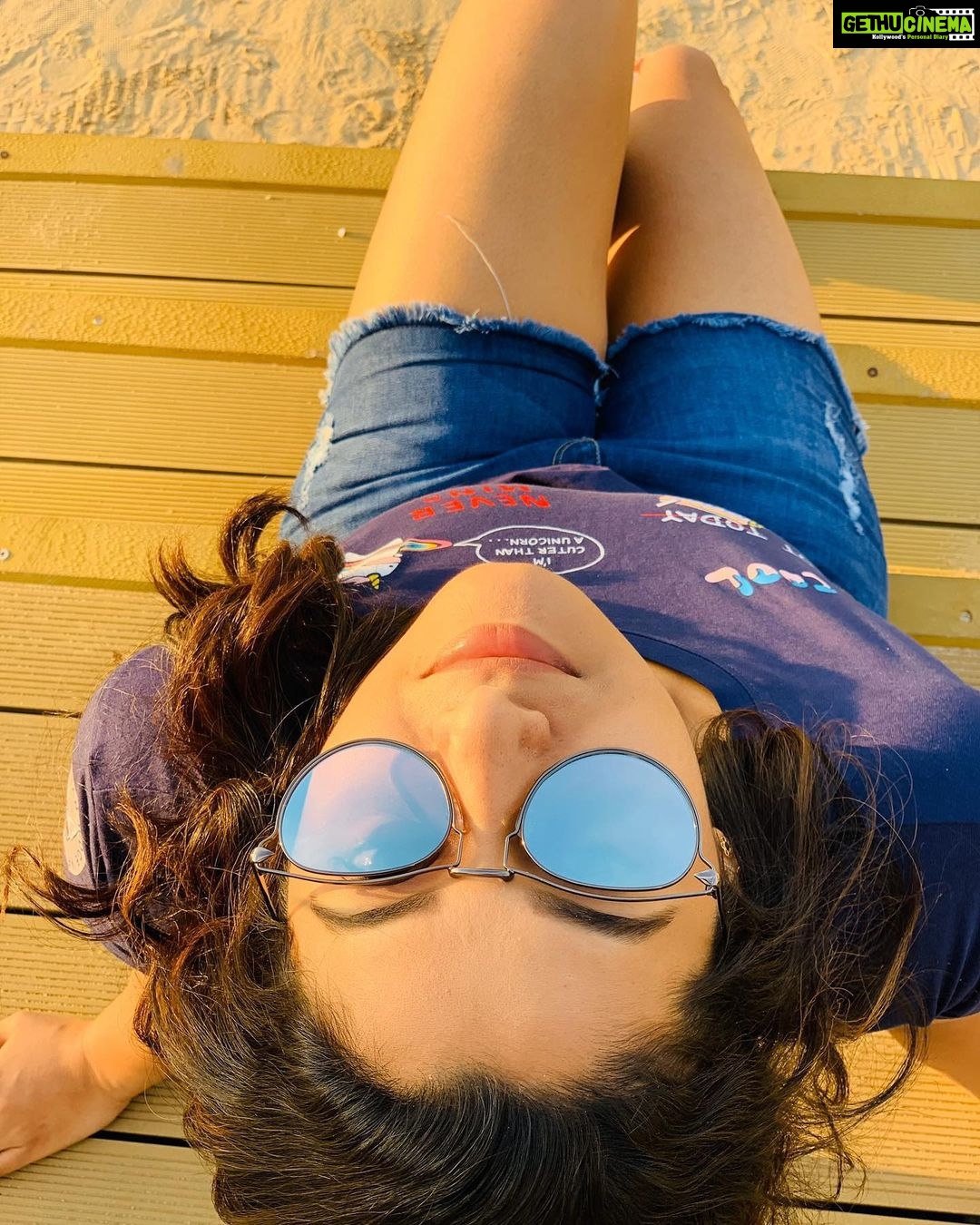 Priya Bhavani Shankar Instagram - From another wake up, watch sunrise, sky gaze and go back to sleep day ☀️