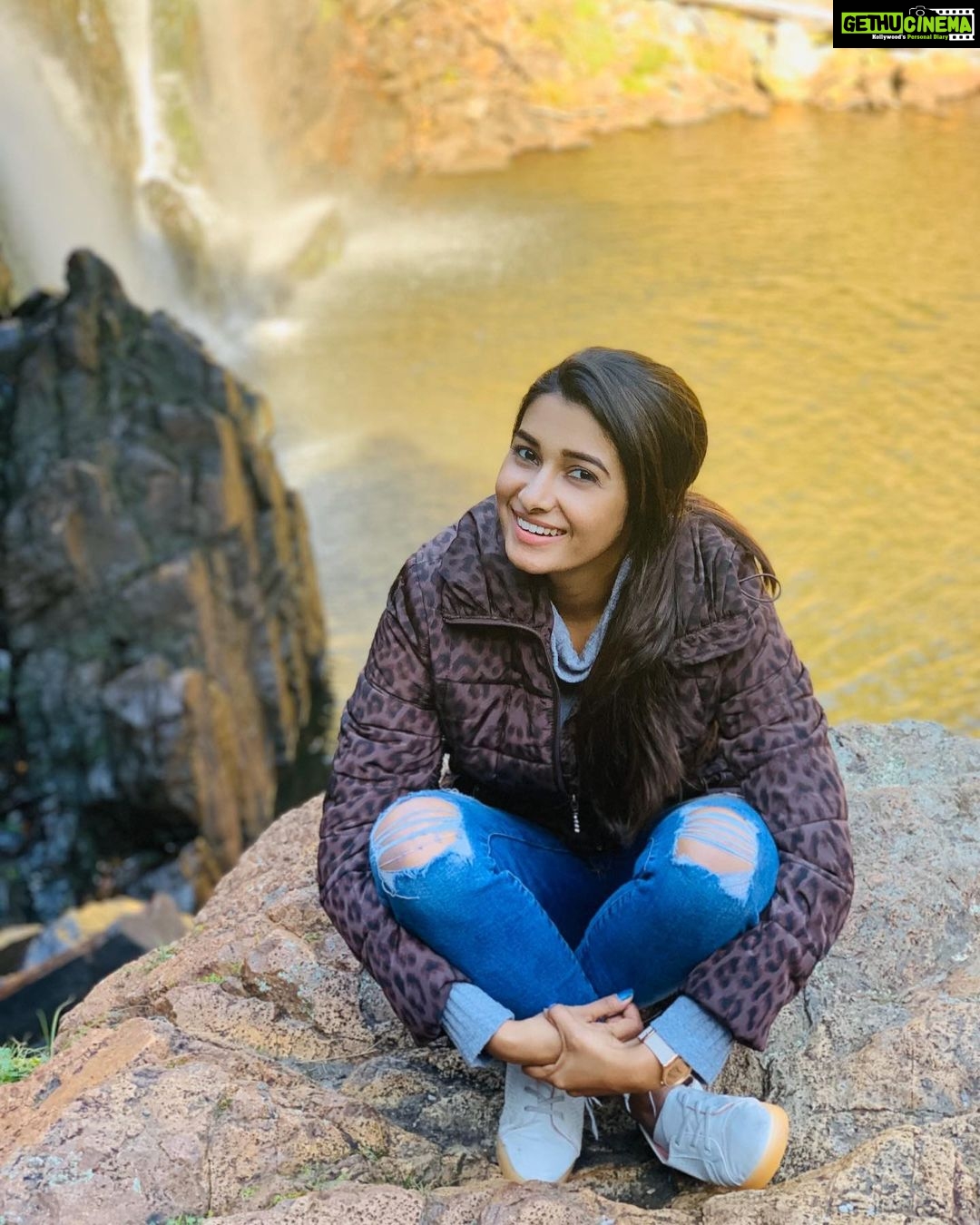Priya Bhavani Shankar Instagram - You are looking at an atom wandering wild and free ☺️🤗