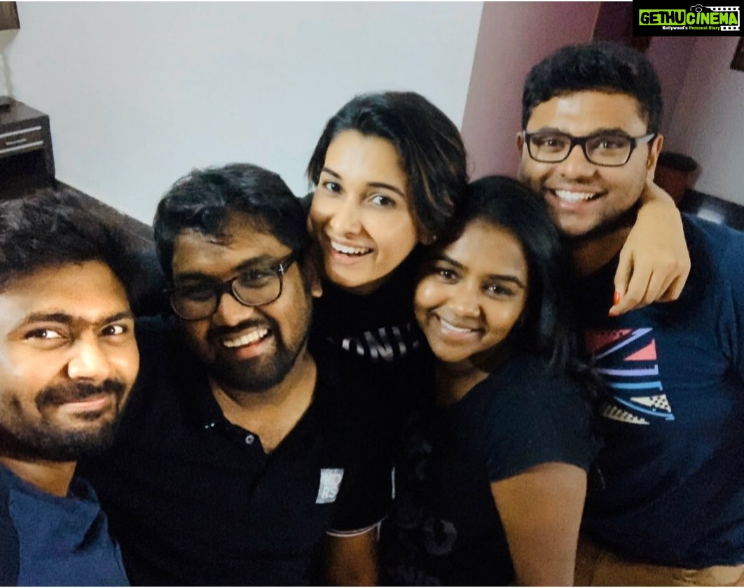 Priya Bhavani Shankar Instagram - My dear foreign pullingo❤️ towards enlightenment on that musical night when we realised there is no thing called future🤘🏼all problems one solution #naveenism @rajvel.rs @navinr89 @kavyavarshini @aravind47