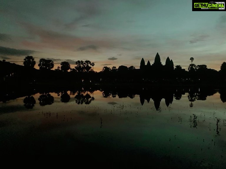 Priya Bhavani Shankar Instagram - Was it worth to wake up at 3.30AM for this view? Hell yeaa yes! For a super emotional person like me such moments are precious 😊 #siemreap Angkor Wat, Siem Reap, Cambodia