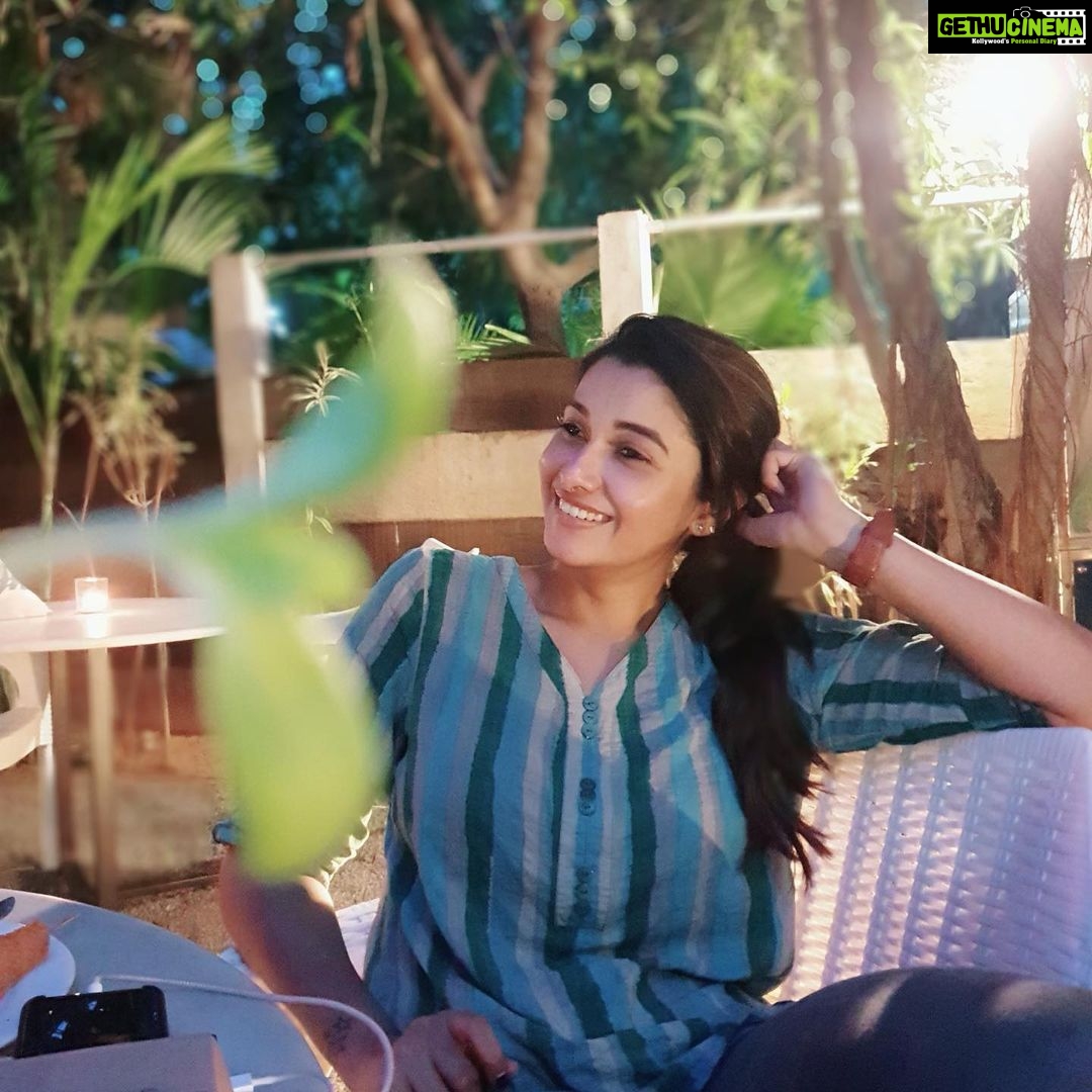Priya Bhavani Shankar Instagram - When you know your girls are the best to make your anyday best ❤️ @jayanthearivuselvam badly needs a PC 🤦🏻♀️ @archu_90 motivation and encouragement courtesy 🤦🏻♀️